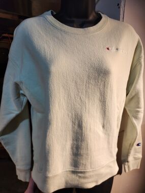 Champion Women's Crewneck Sweatshirt in Light Sage Green